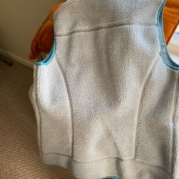 Patagonia Sherpa Vest. Great loved condition! - Picture 2 of 3